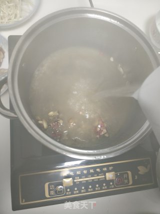 自制海底捞三鲜火锅的做法步骤：15