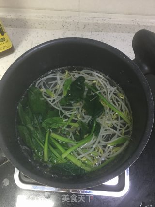 饺子皮版的油泼面的做法步骤：3