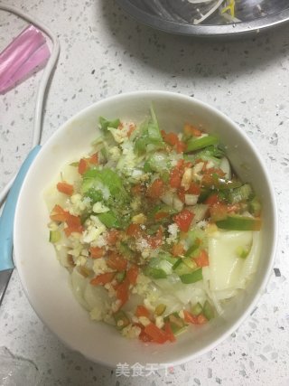 饺子皮版的油泼面的做法步骤：6
