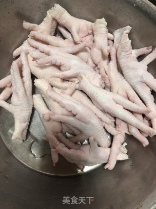 软软糯糯的卤鸡爪的做法步骤：1