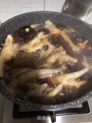 软软糯糯的卤鸡爪的做法步骤：5