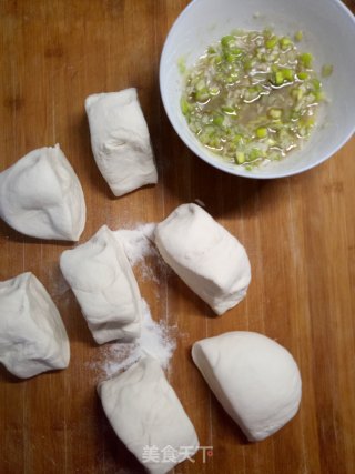 葱油饼的做法步骤：4