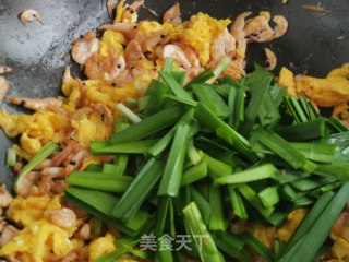韭菜炒磷虾的做法步骤：5