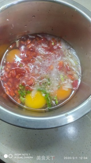菜椒煎蛋的做法步骤：2