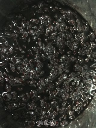 蓝靛果果酱的做法步骤：2