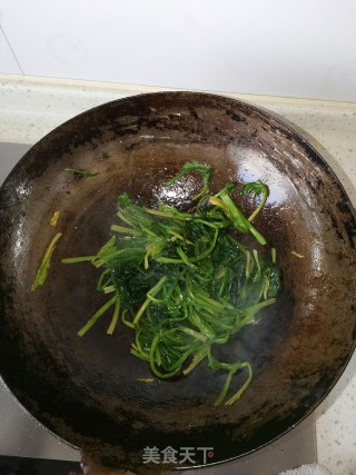 清炒菠菜的做法步骤：4
