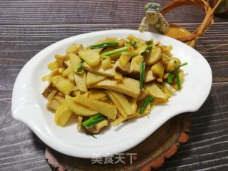冬笋炒豆干的做法步骤：4