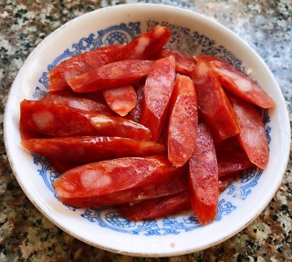 #腊味#腊肠辣白菜炒饭的做法步骤：2