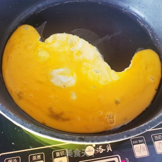 黑胡椒香肠炒饭的做法步骤：2