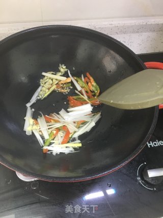 素炒绿豆芽的做法步骤：2