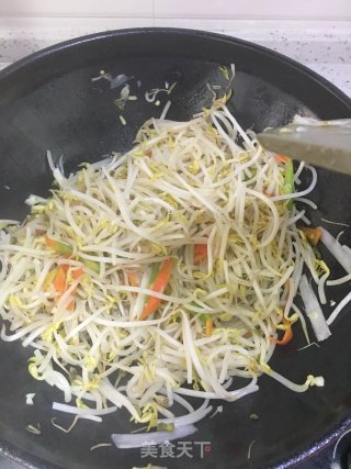 素炒绿豆芽的做法步骤：3