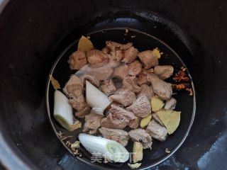 咖喱牛肉的做法步骤：5