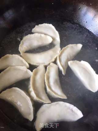鸡蛋韭菜饺子的做法步骤：8