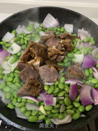 豆子洋葱烧牛肉的做法步骤：3