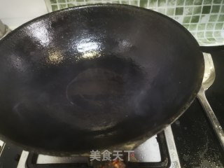 鸡蛋炒菠菜的做法步骤：2