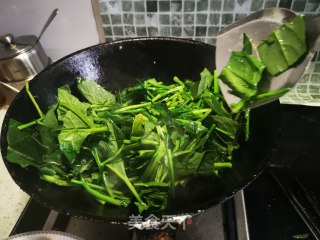 鸡蛋炒菠菜的做法步骤：8