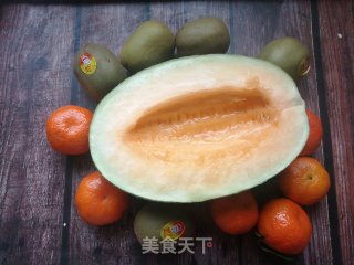 猕猴桃哈蜜瓜果盘的做法步骤：1