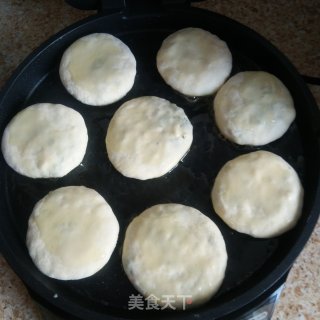 韭菜鸡蛋发面小饼的做法步骤：10