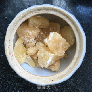 冰糖枸杞蒸雪梨的做法步骤：1