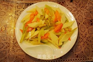 芹菜炒杏鲍菇的做法步骤：6