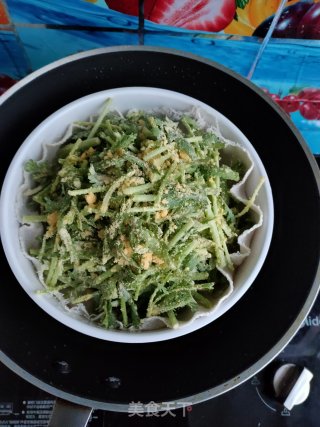 粉蒸茼蒿的做法步骤：6