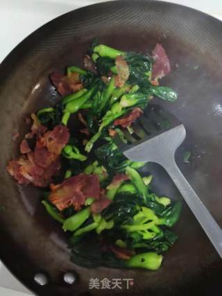 青菜牛肉鸡蛋面的做法步骤：2