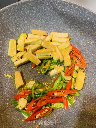 尖椒炒豆腐的做法步骤：6