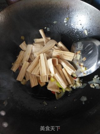 腐竹炒双菇的做法步骤：4