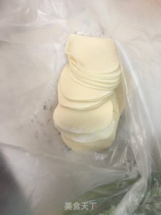 韭菜鸡蛋素饺子的做法步骤：2