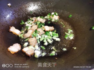 五花肉炒白菜梗的做法步骤：4