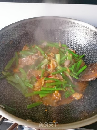 炒鸡杂的做法步骤：11