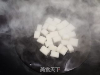 红糖米酒煮糍粑的做法步骤：3