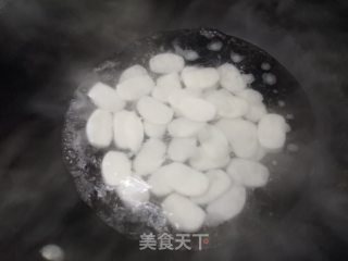 红糖米酒煮年糕的做法步骤：2