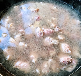 老坛酸菜牛肉面的做法步骤：3