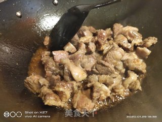 牛腩胡萝卜汤的做法步骤：3