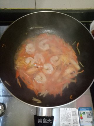 海鸭蛋鲜虾粥的做法步骤：4