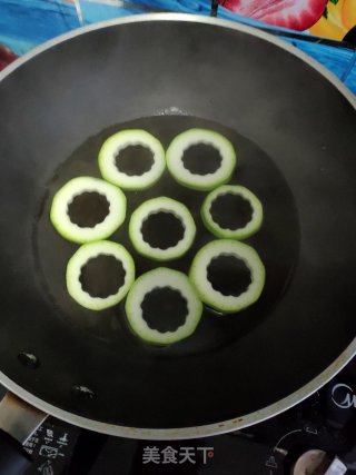 西葫芦虾仁饼的做法步骤：4