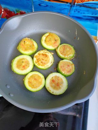 西葫芦虾仁饼的做法步骤：10