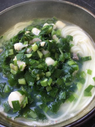 鲜贝韭菜热汤面的做法步骤：20
