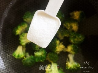 紫薯圣女果西蓝花瘦身餐的做法步骤：5