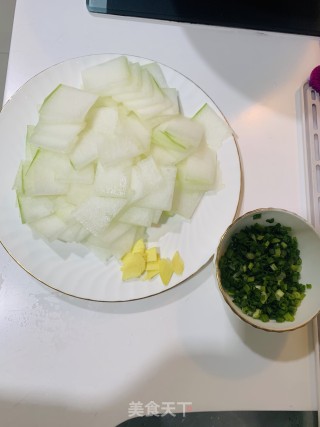 清炒冬瓜片的做法步骤：1