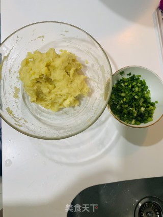 葱花土豆泥的做法步骤：3