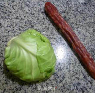 香肠圆白菜年糕汤的做法步骤：1