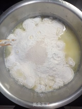 炸油饼的做法步骤：1