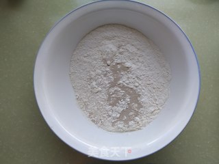 盘丝花卷的做法步骤：1