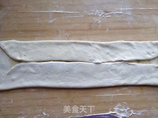 盘丝花卷的做法步骤：10