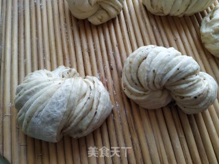 盘丝花卷的做法步骤：14