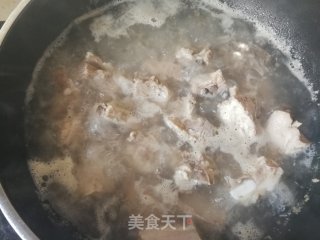 小土豆洋葱炖排骨的做法步骤：2