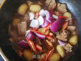 小土豆洋葱炖排骨的做法步骤：17