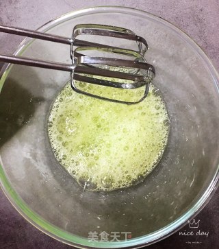 如何打发蛋白的做法步骤：2
